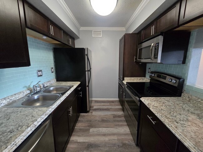 Photo - 1860 White Oak Dr Unit 314