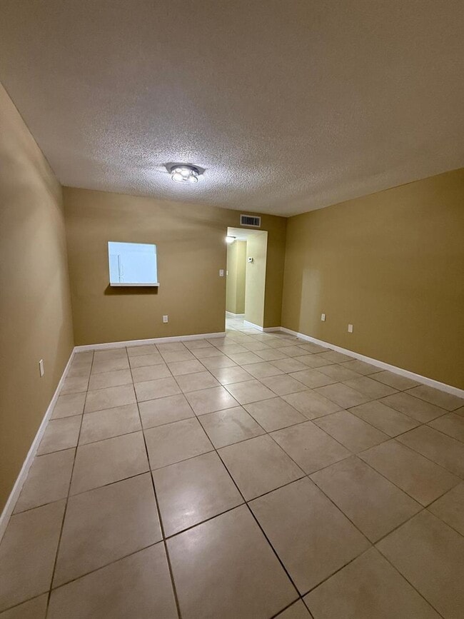 Photo - 4334 NW 9th Ave Unit .
