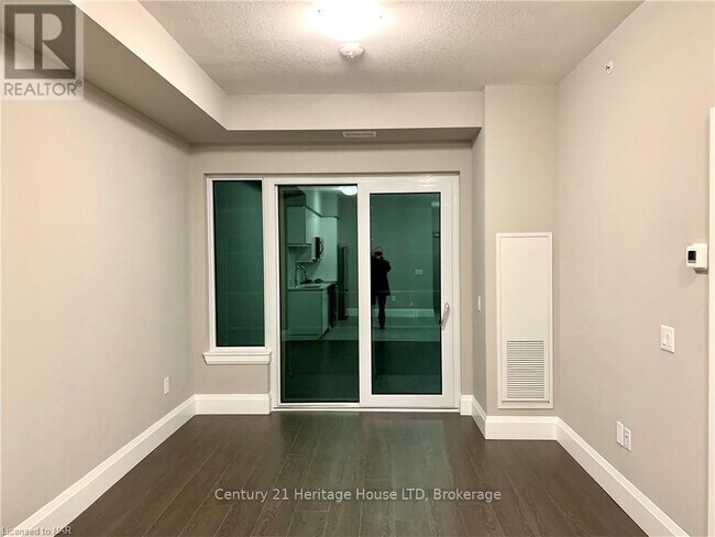 Photo - 73 Arthur St S Unit 501