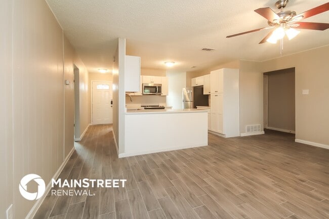 Photo - 5621 Macdougall Dr