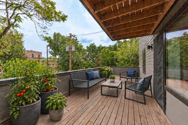 Photo - 2111 S Halsted St