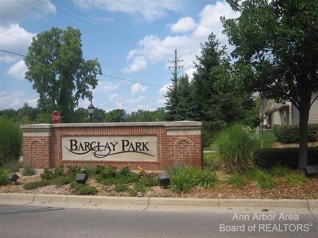 Building Photo - 2806 Barclay Wy