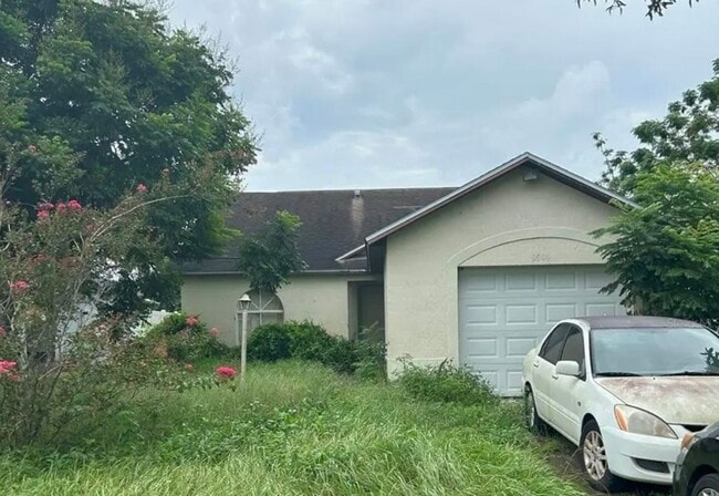 Building Photo - FABULOUS! LIKE NEW! 3 BEDROOM / 2 BATH / ...