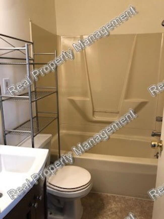 Photo - One Bedroom Main Floor Apartment