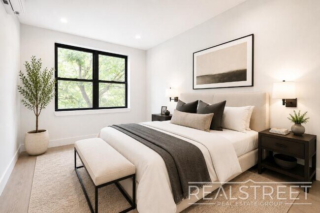 Photo - Grand Spacious 2 Bed in Prime Crown Heights Unit 2A