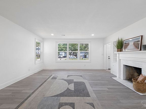 Photo - 908 E Lee St