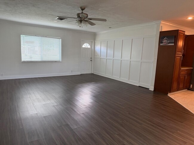 Photo - 3 Forest Hills Ln