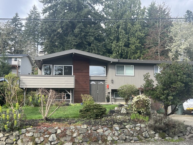 Building Photo - 401 109th Ave SE Rental
