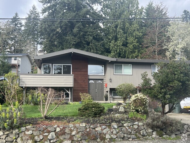 Building Photo - 401 109th Ave SE Rental