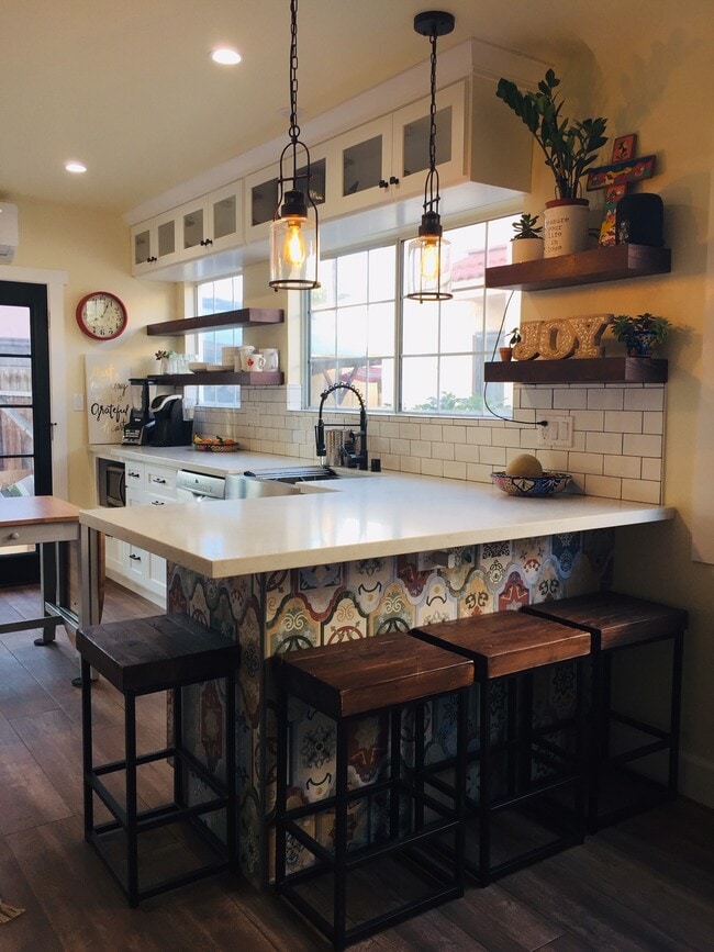 Cocina remodelada en 2019. - 2120 Laverna Ave
