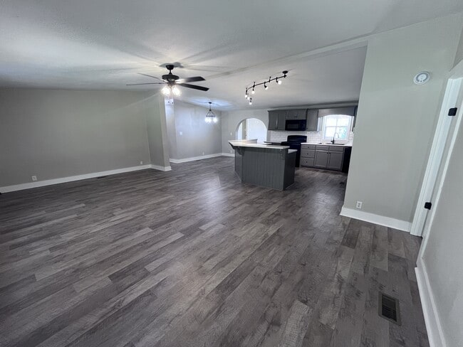 Photo - 2584 Black Jack Rd