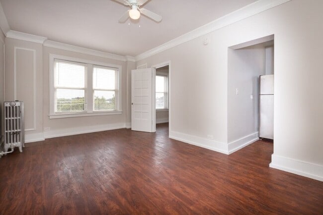 6748 N Ashland Ave Unit 105