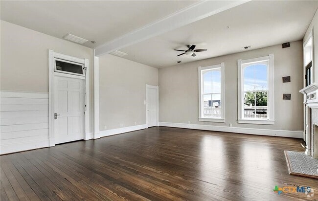 Building Photo - 202 N LBJ Dr Unit 201 Rental