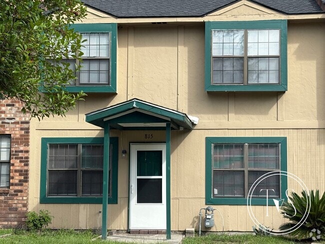 Building Photo - 815 Lesa St Rental