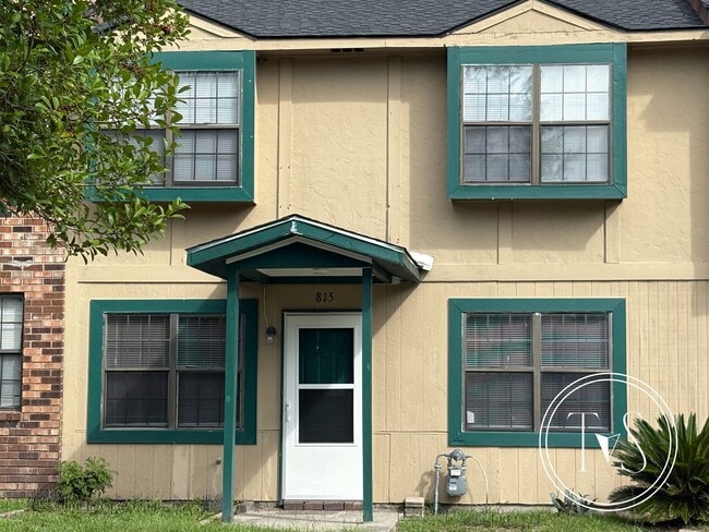Building Photo - 815 Lesa St Rental