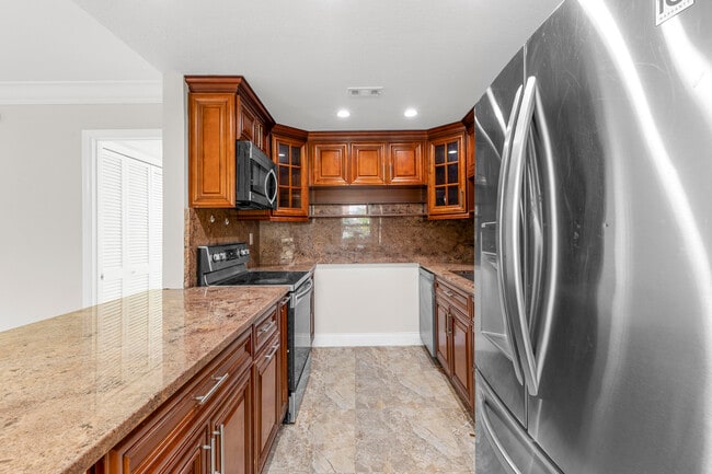 Photo - 111 Lake Ave Unidad 8