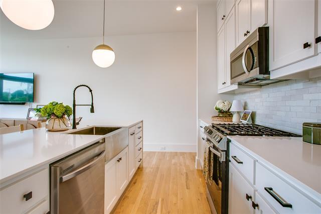 Photo - 6039 Lewis St