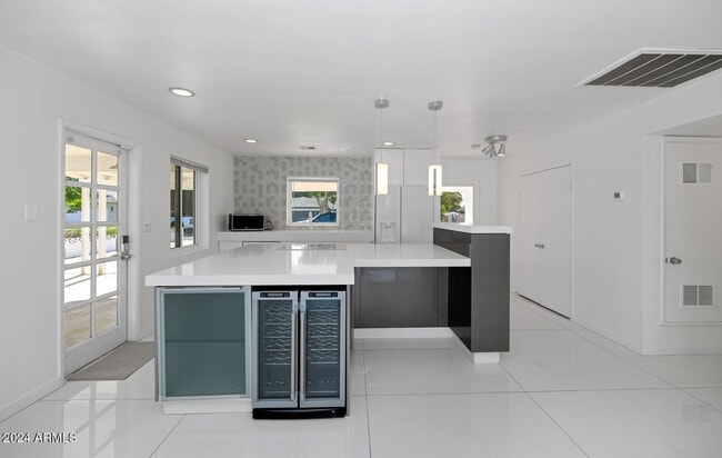 Photo - 4222 E Indianola Ave