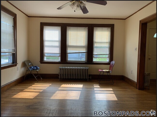 Building Photo - 178 Calumet St Unit 2 Rental