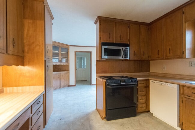 Photo - 1060 Windbrooke Ct