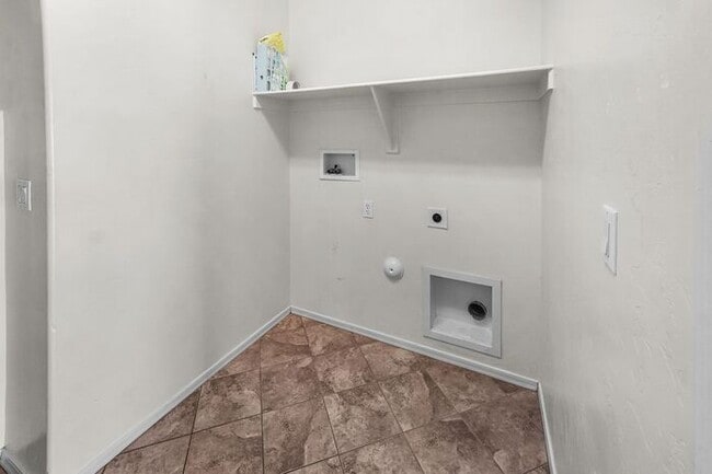 Photo - 2 Story-3 Bdrm, All Elecric- Energy Efficient/Vail Schools!