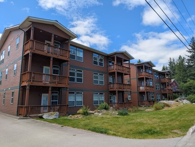 Building Photo - Top Floor Condo, 2BD/2BA, Carport, 1213 Sq Ft, 2018 Build Unit G6