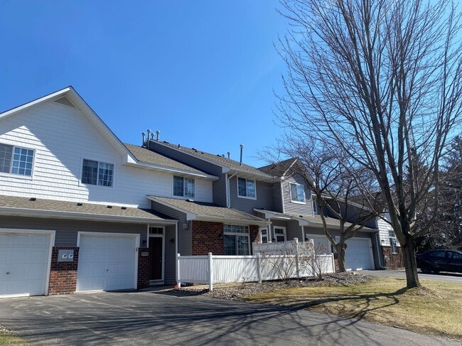 Building Photo - 17975 Cobblestone Way