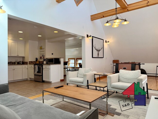 Building Photo - 112 Main St Unit 7