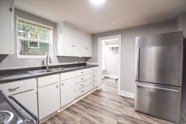 Building Photo - Charming 3 bedroom home in North Portland