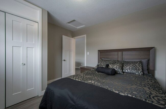 Photo - 10814-108193 93 St