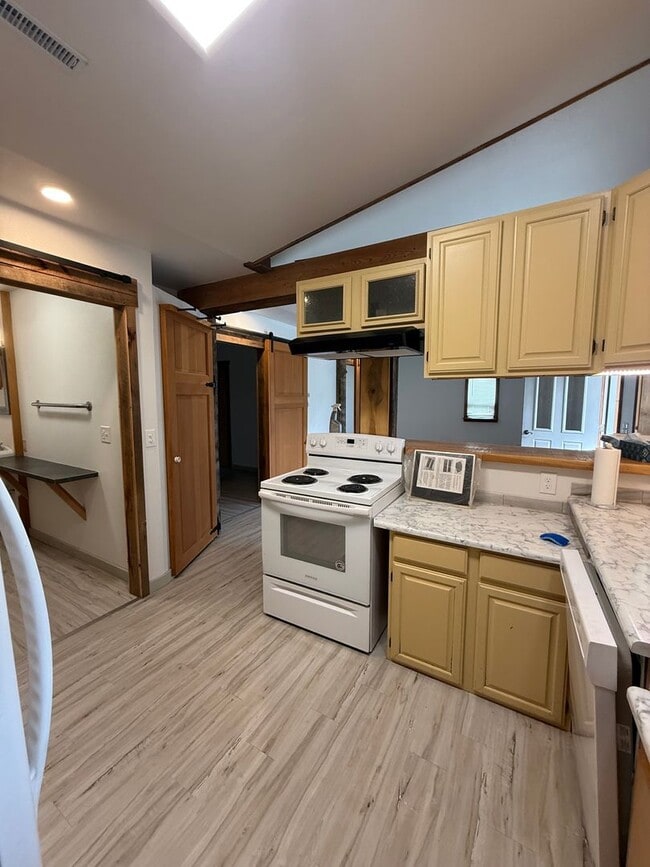 Photo - 54 HWY 59 Unit Lower