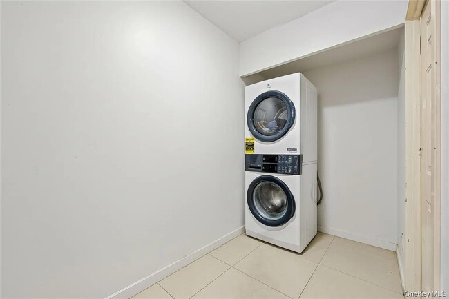 106-07 Northern Blvd Unit 5B