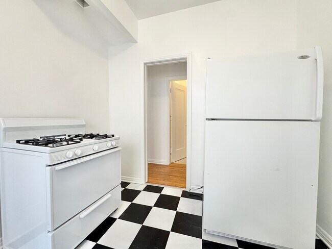 Photo - 336 N Genesee Ave Unit A