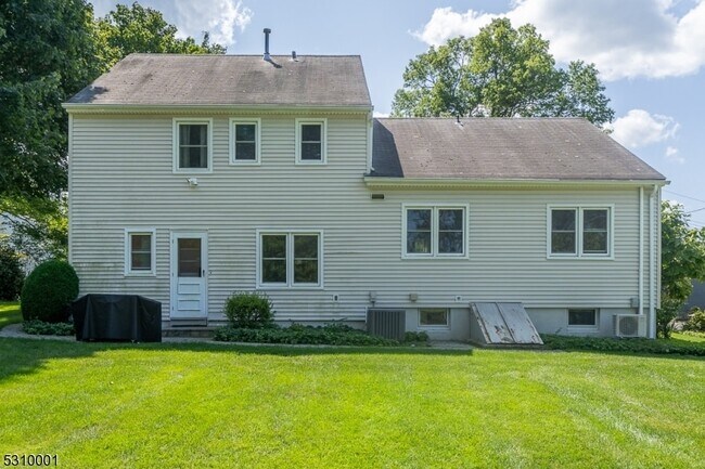 Photo - 69 Woodland Rd