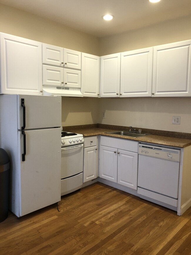 Photo - 11 Phillips St Apartments Unit 28 phillips 1