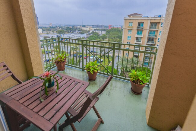 Photo - 403 S Sapodilla Ave Condo Unit 817