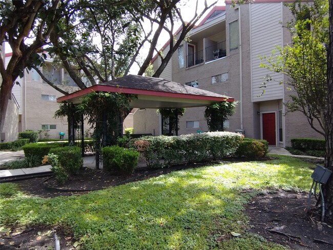 Photo - 10855 Meadowglen Ln Unit 601
