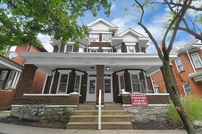 Building Photo - 1938 Summit St Rental