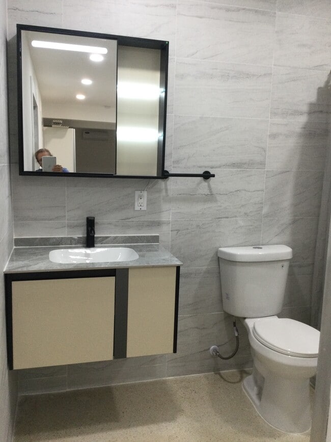 Baño - 10255 SW 34th St Unidad 1