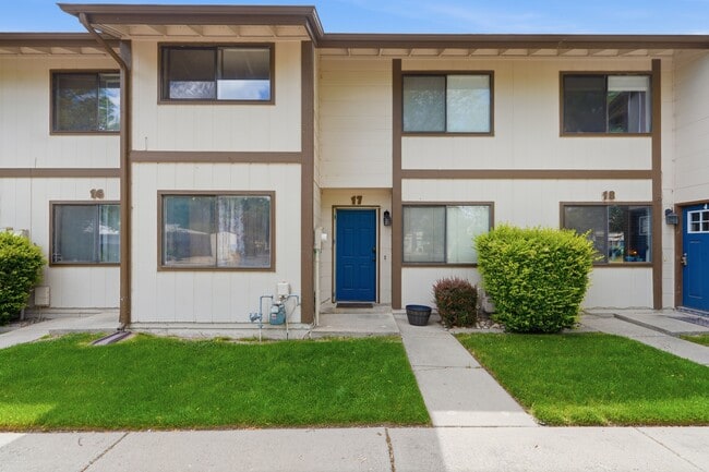 Building Photo - 555 28 1/2 Rd Unit 17