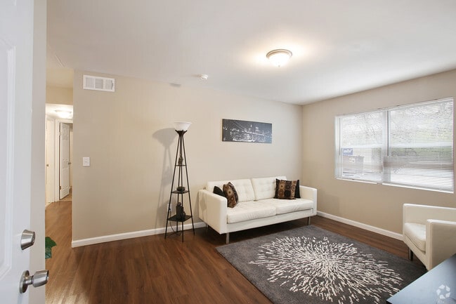 Building Photo - Hidden Pines of Atlanta Rental