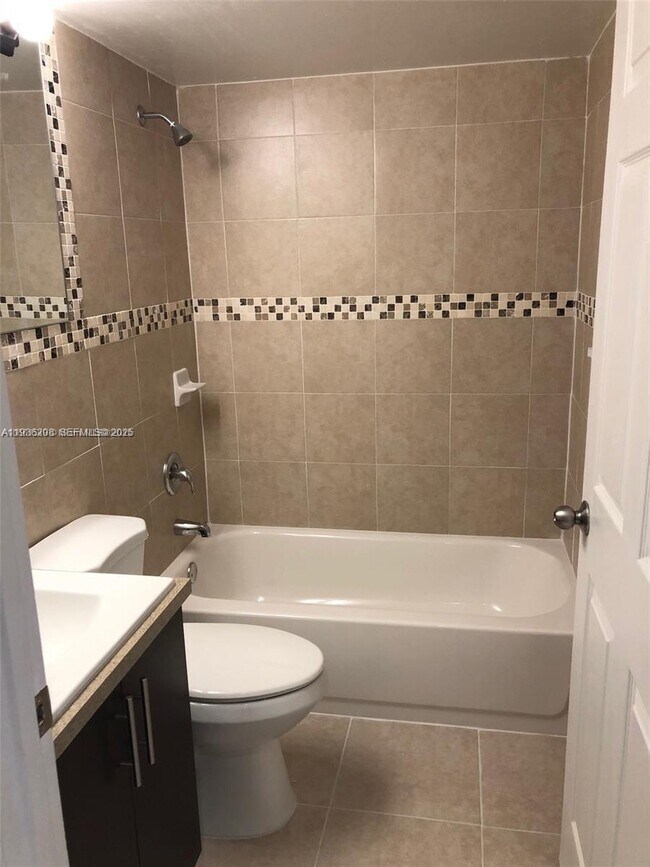 Photo - 1400 San Remo Cir