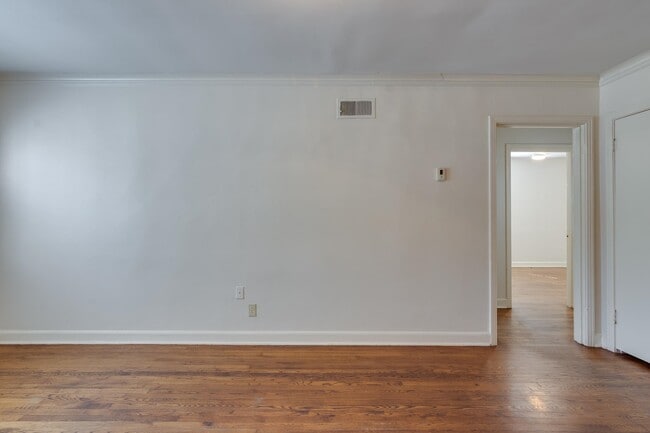 Photo - 695 Berry Rd