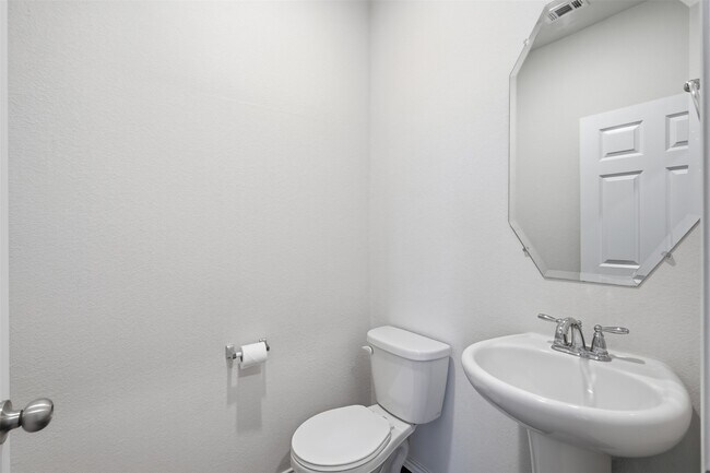 Photo - 25626 Pannier Pl
