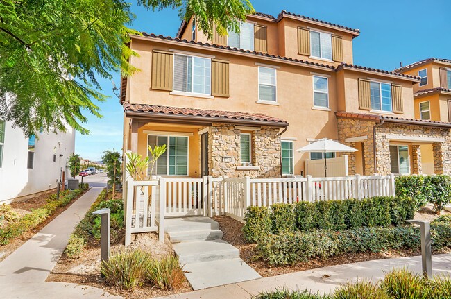 Beautiful 5 Bedroom Custom-Built Home in C... - Beautiful 5 Bedroom Custom-Built Home in C...