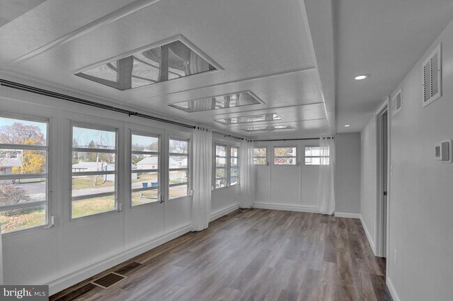 Photo - 933 N Hanover St Unidad 2ND FL