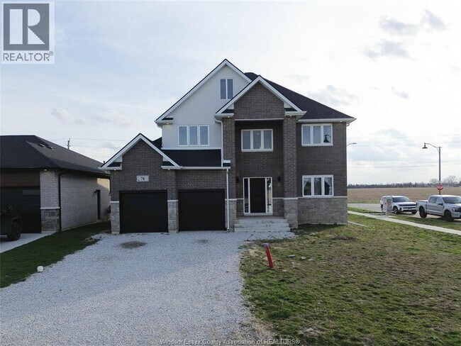 Photo - 74 Dundee Dr