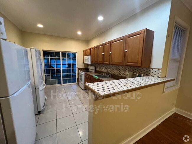 Building Photo - 3856 Fairmount Ave Rental