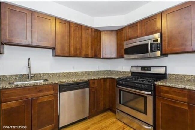 Building Photo - 809-815 22nd St Unit 1405