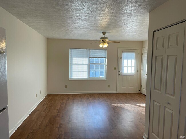 Photo - 5243 Raubs Ln